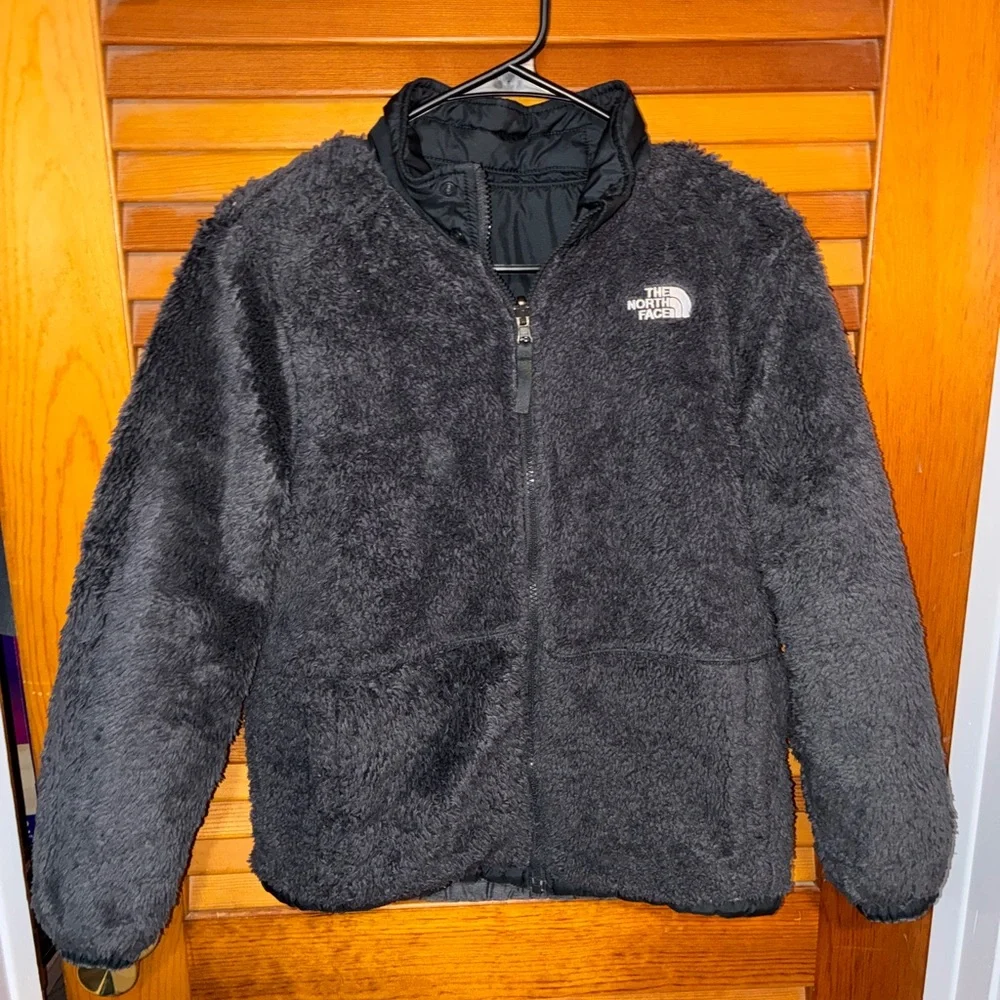 The North Face Reversible Puffer/Sherpa Jacket, black/gray- kids size XXL